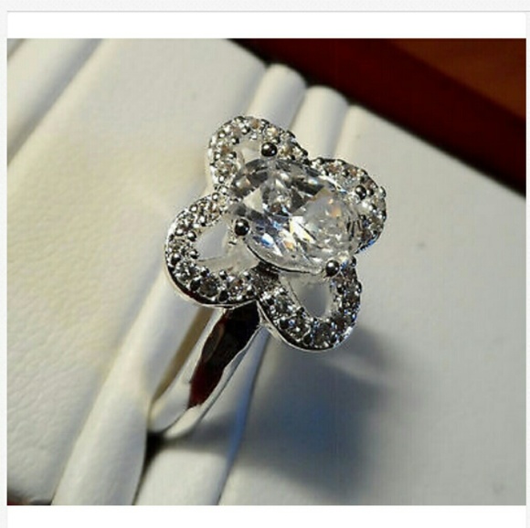 New AUSTRIAN CRYSTAL Clover Gem Ring 8 SilverPlate - Picture 4 of 6